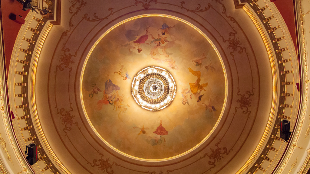 Teaterns plafond.